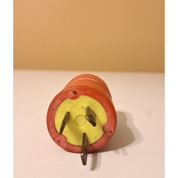 Woodhead Single Phase Only 125 Volt Female to Male Plug - Picture 4 of 4